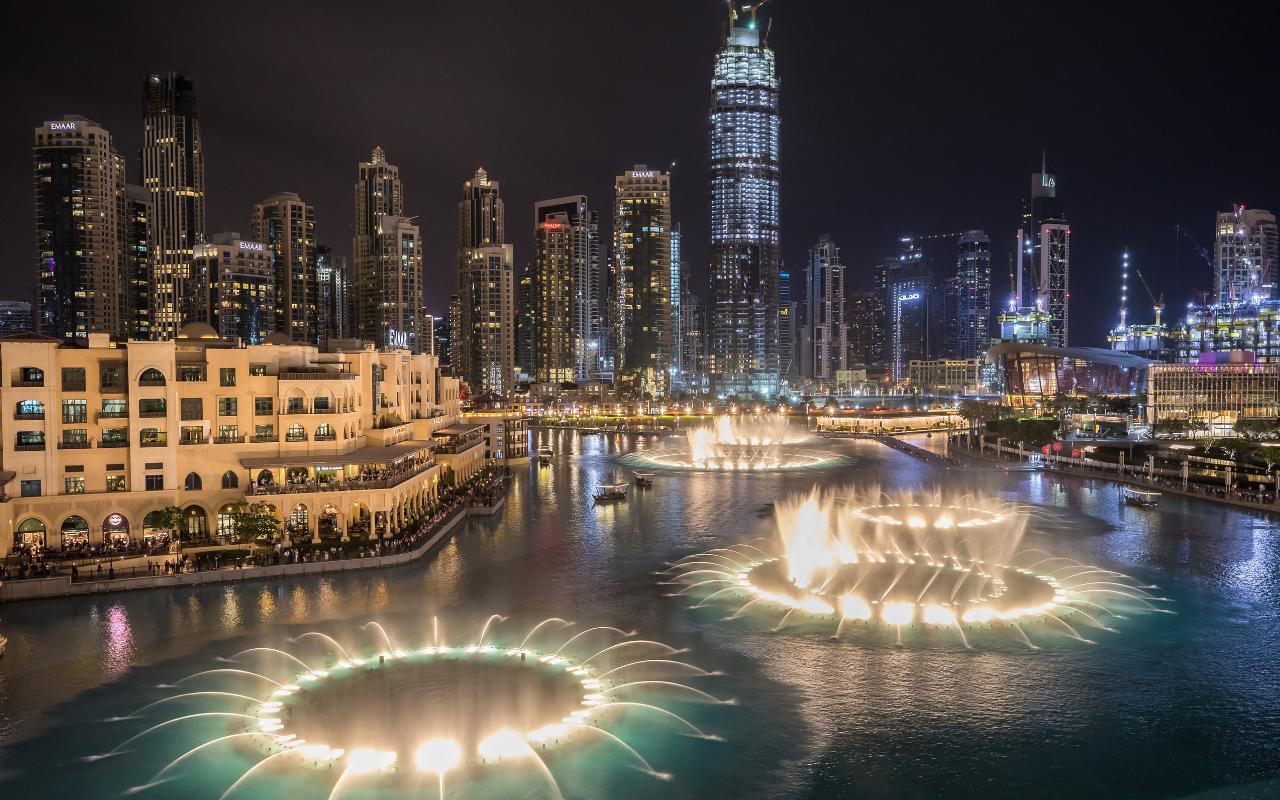 Witness the Spectacular Dubai Fountain Show